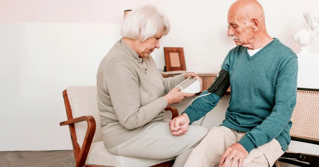 Omaishoitajat – yhteiskunnan merkittävät auttajat